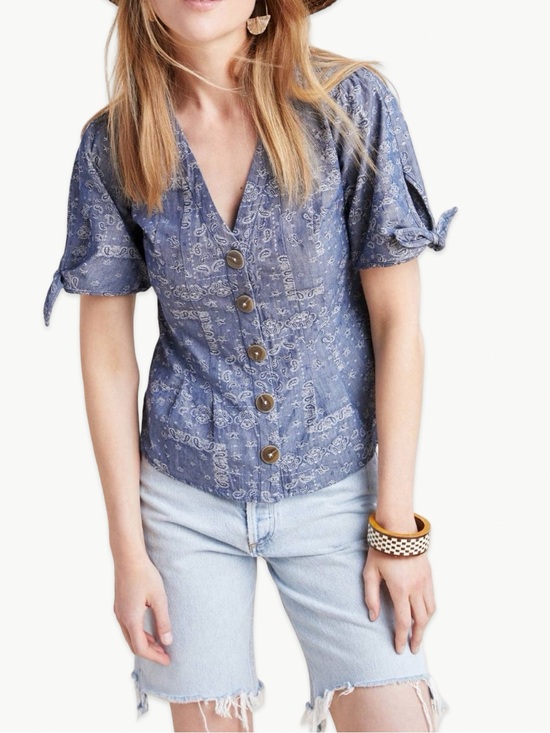 Anthropologie Tops - Pilcro Anthropologie Paisley Chambray Button Front Blouse Size 4 Tie Sleeve NWT